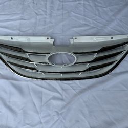 hyuandia sonata upper grill chrome/white year 2011-2014