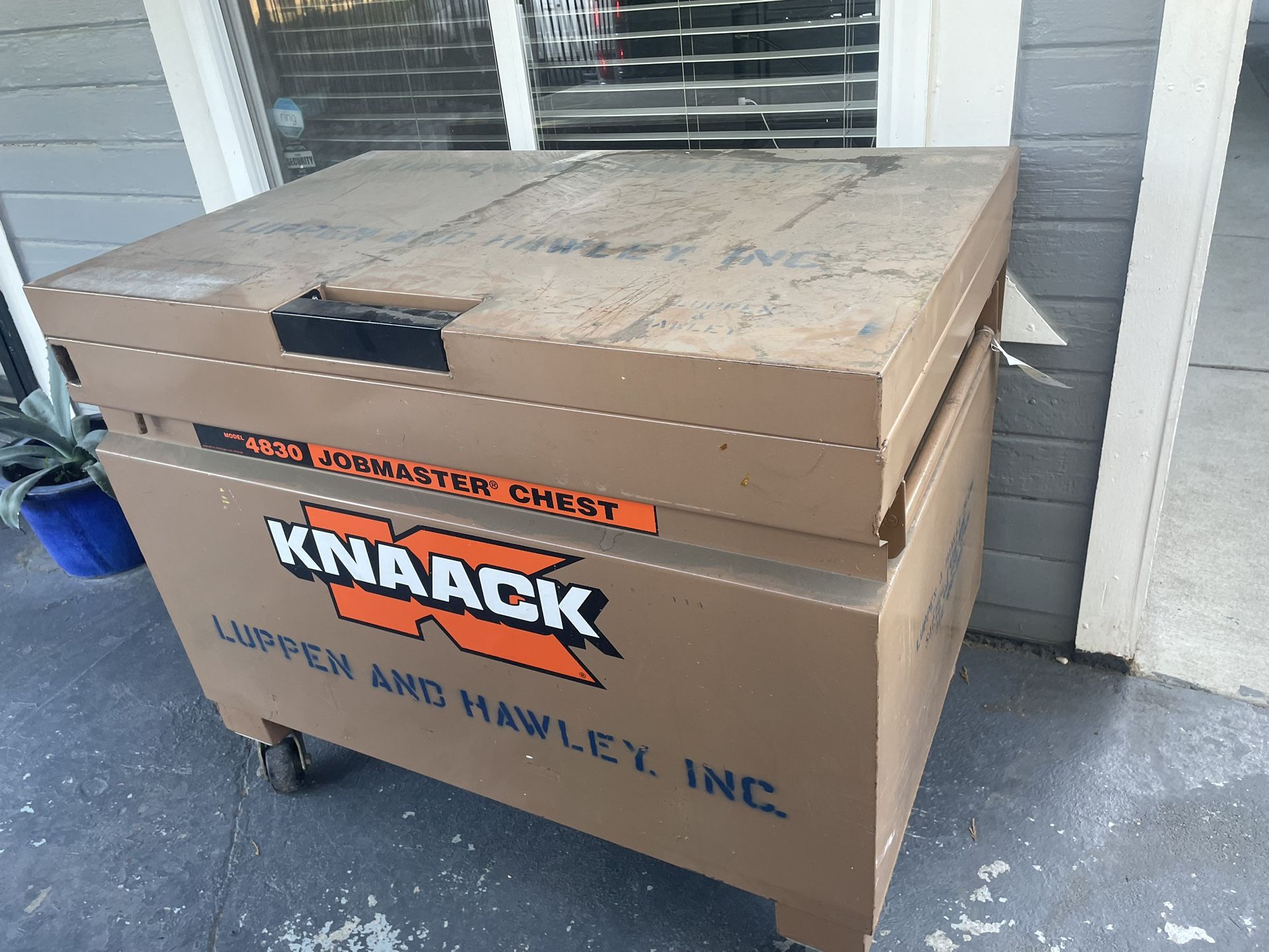 Knaack Rolling Secure Box