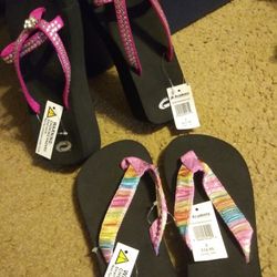 Flip Flops Girls. 