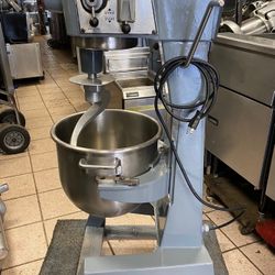 Hobart 30 Quart Mixer - Restaurant Equipment