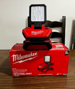 Milwaukee M18 Clamping Flood Light
