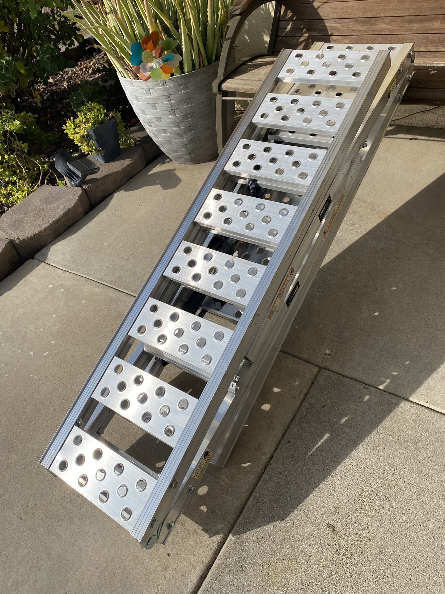 Brand New Aluminum Curbside 1,500 Lb Capacity Ramps Set 