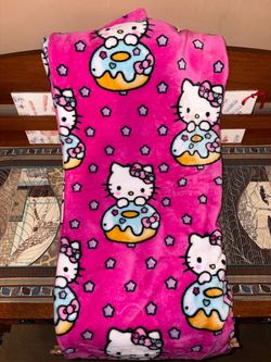 Hello Kitty Donut Blanket