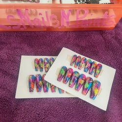 1 Set Of Press On Nails 