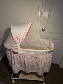 Bassinet/Baby Bundle/ Baby Items