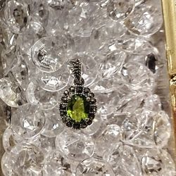 925 Sterling Silver Marcasite Peridot Pendant 