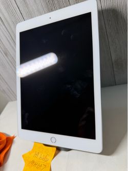 Apple iPad 6th Generation (2018) – 32GB Wi-Fi – Excellent Battery