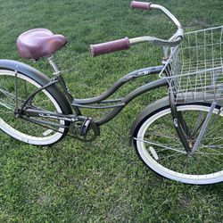 Beach bicycle cruiser adult 26” wheels bike with wite basket 