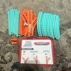 Thomas & Friends TrackMaster Builder Bucket with core pieces