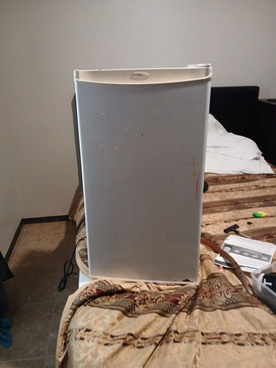 Darby Mini Fridge