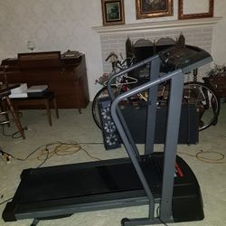 Proform 385S Treadmill for Sale in Las Vegas NV OfferUp