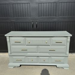 Elegant Seven Drawer Dresser