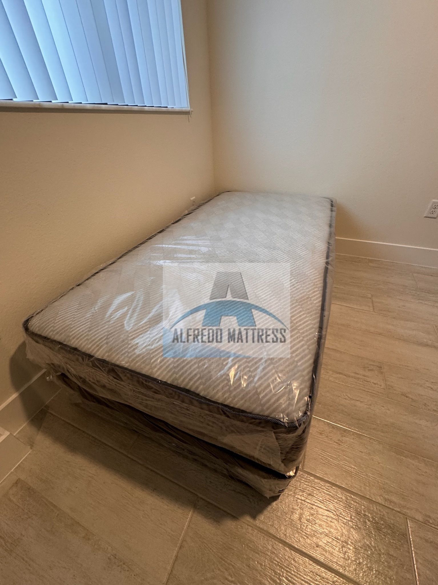 Twin mattress and box spring set (2pc - new) 
