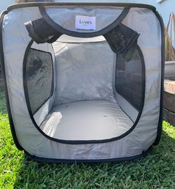 Portable/Pop Up Dog Crate/Kennel