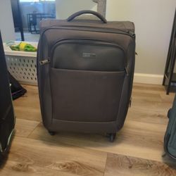 Samsonite Suitcase Used 2 Times Clean
