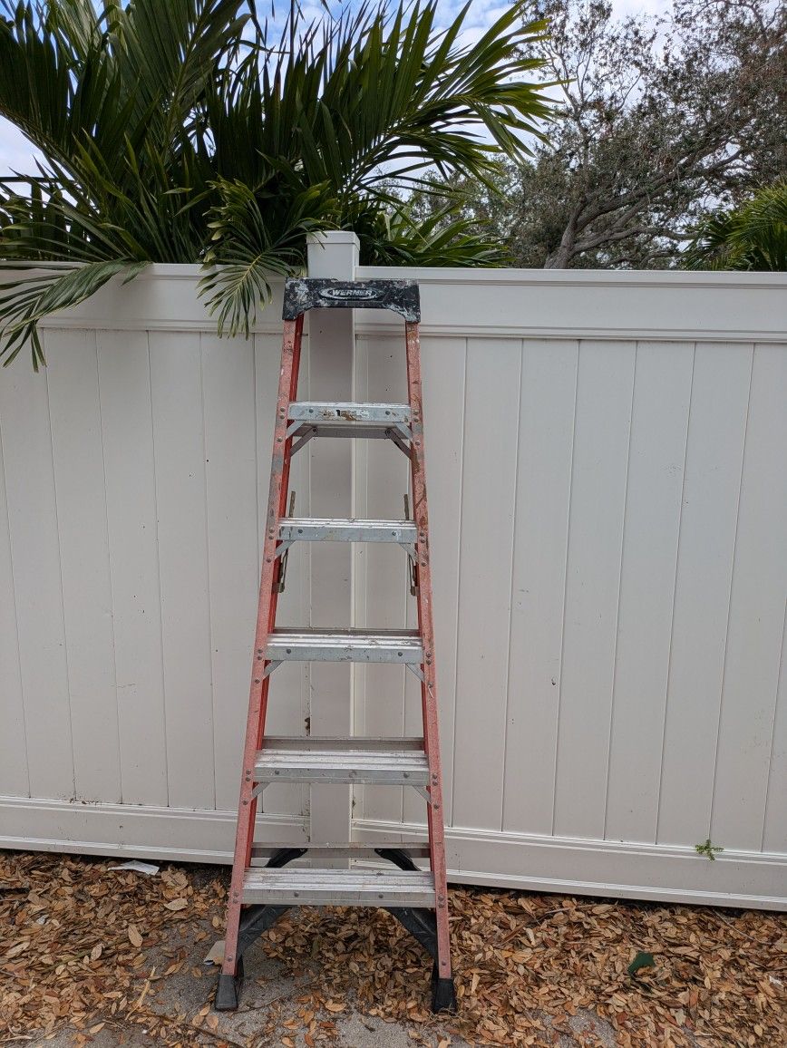 6ft Fiberglass Step Ladder