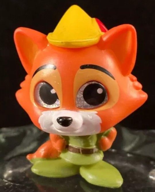 π$7 Walt Disney Doorables Mini Figurine 1.25" - Robin Hood - Series 10 - Common in Excellent Condition Collection
