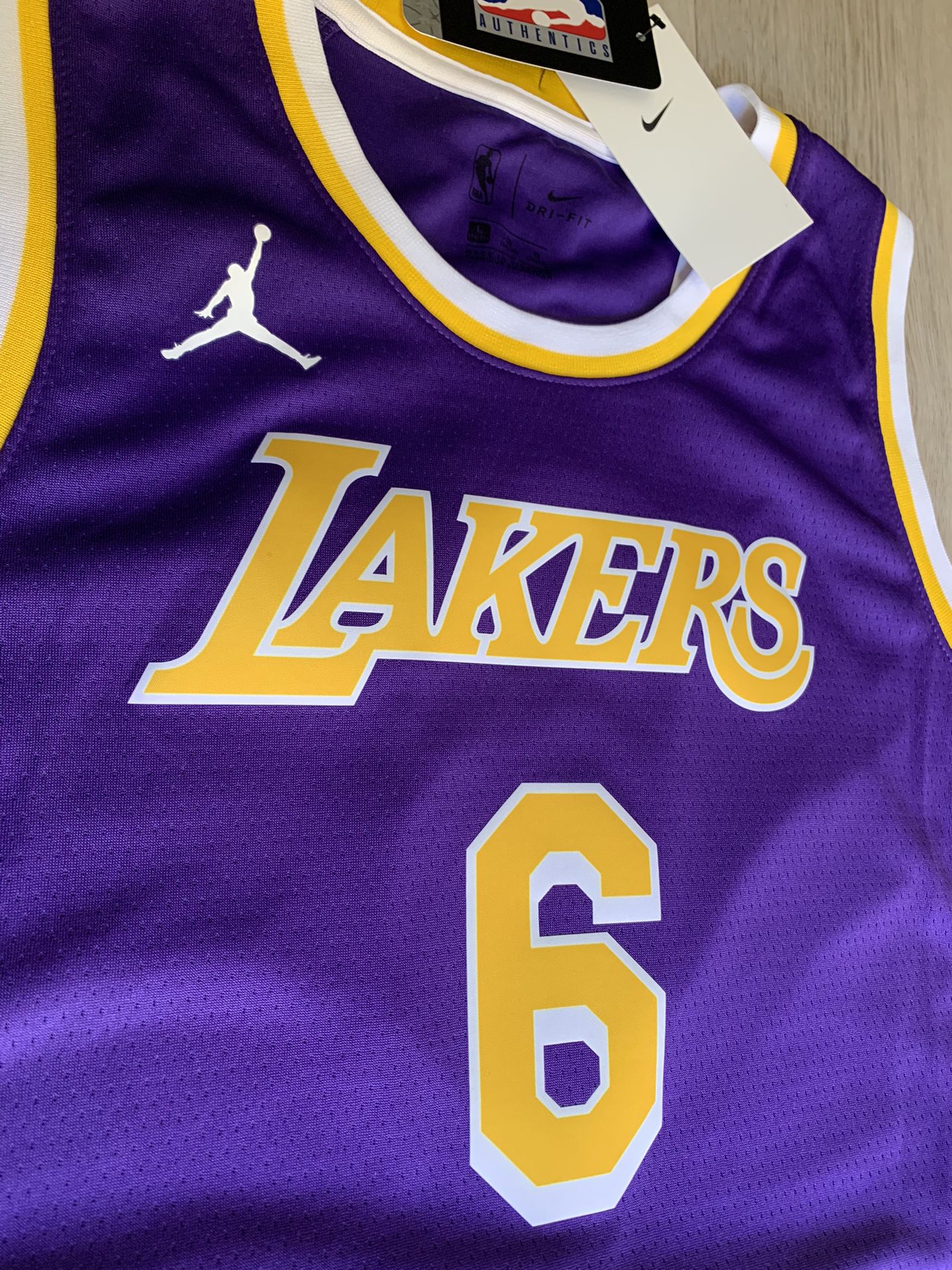 Nike Los Angeles Lakers Jersey LeBron James Kids Small for Sale in Covina,  CA - OfferUp
