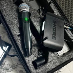 Shure Wire Less Microphone 