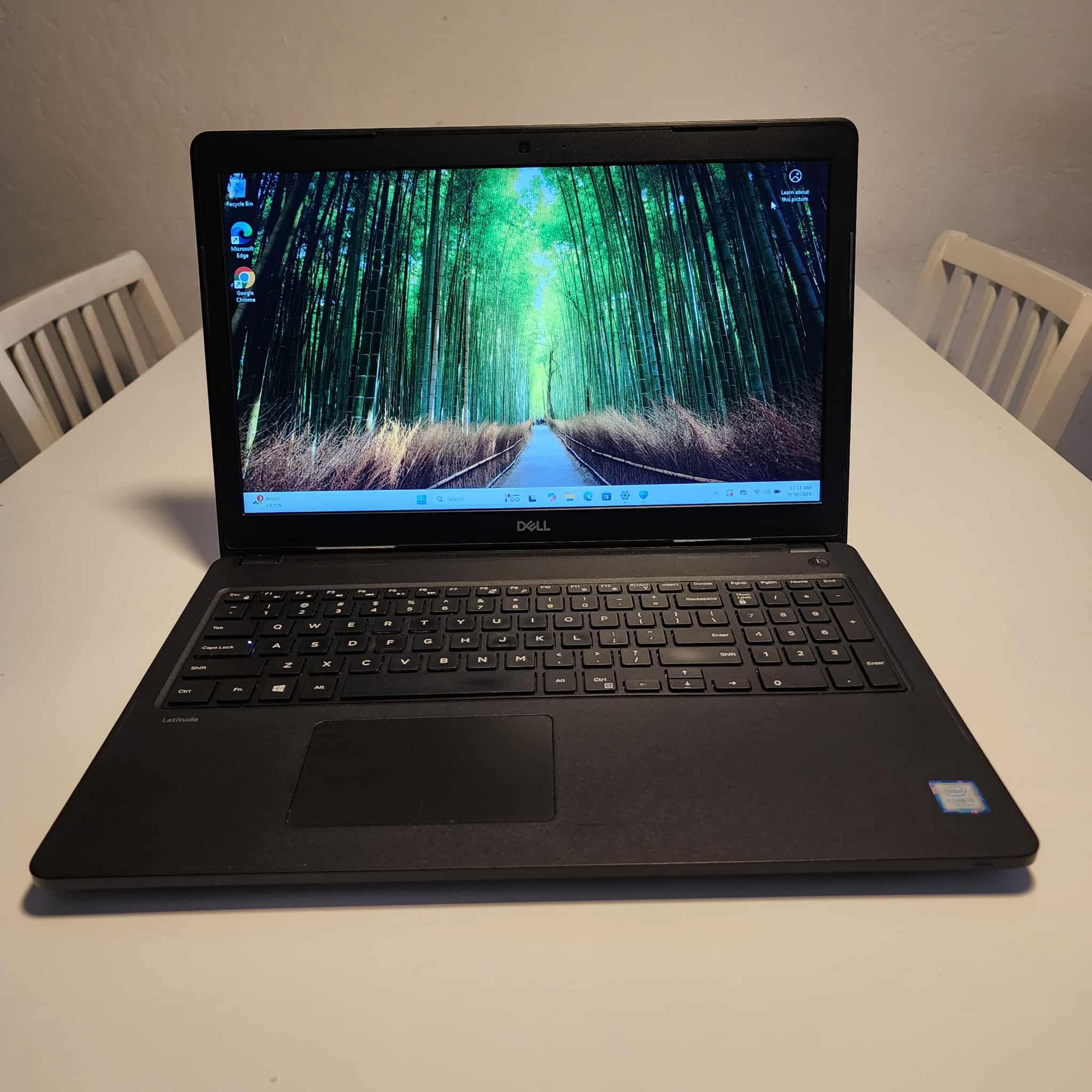 Dell Latitude 3580 laptop 15.6-inch  IntelCore i3 7100U @ 2.4 GHz  8GB RAM  500GB HDD  Win 11 Pro, Microsoft Office installed, Nothing wrong.  ** NO T