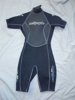 Jenna De Rosnay neilpryde 2/2 wetsuit (women's)