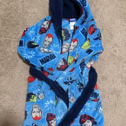 New- Marvel Robe Size 6