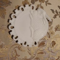 Milk Glass Rabbit Cabinet Plate