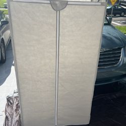   Cloth Hanging Temp Closet