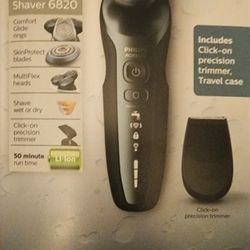 Phillips Norelco Shaver 6820