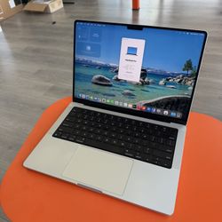 Apple 14” MacBook Pro M2 Pro Chip 12-Core CPU 19-Core GPU 32GB Ram 512SSD! 90 day warranty!