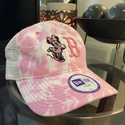 NWT Disney Minnie Mouse Boss Hat