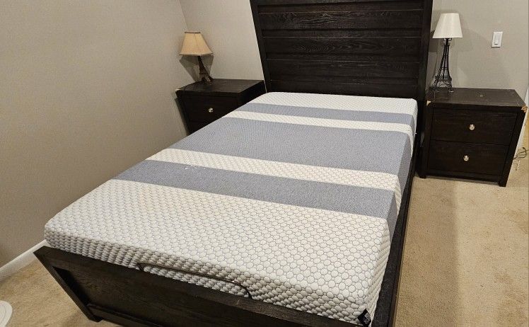 4 Piece Adjustable Frame Queen Bedroom Suite