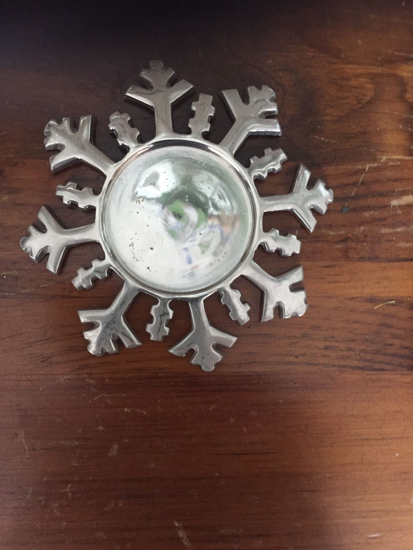 Snowflake metal candle holder