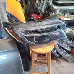 2016 -  2018 Honda Pilot Right Headlight 