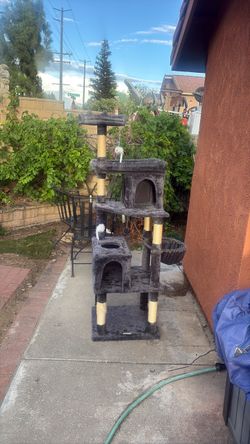 Cat tree