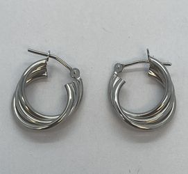 14K Gold Fancy Earrings. New