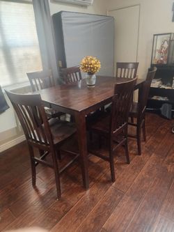 Dining room table
