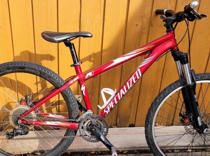specialized Red Rockhopper comp 15.5" small dirt jumper, rock shox tora, 26" disc