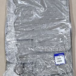 Volvo Rubber Floor Mats P2 V70