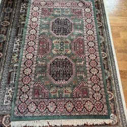 Original Hand Knotted Persian Area Rug (3.5 X 4.3ft)