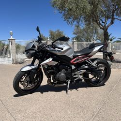 Gorgeous Triumph Street Triple R