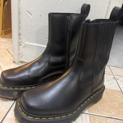 Dr Marten Boots 