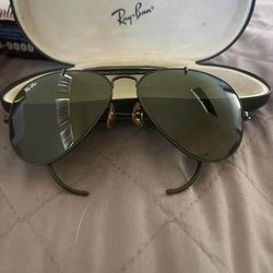 Ray-Ban Aviator Sunglasses – Black/Green Lenses – Original Hard Case