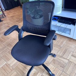 Office Chair with foldable armrest 