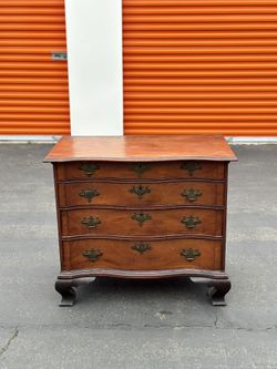 MASSACHUSETTS CHIPPENDALE MAHOGANY CHEST OF DRAWERS, LATE 18TH CENTURY