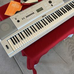 YAMAHA - Portable Grand Piano - DGX 230