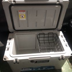 45qt Almost New