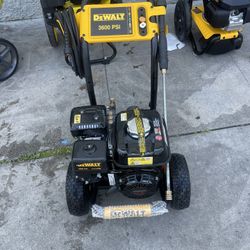 Dewalt y Honda  Pressure Washer 3600 Psi Like New $440