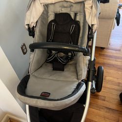 Britax Stroller and interchangeable Bassinest