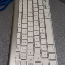 Apple Keyboard